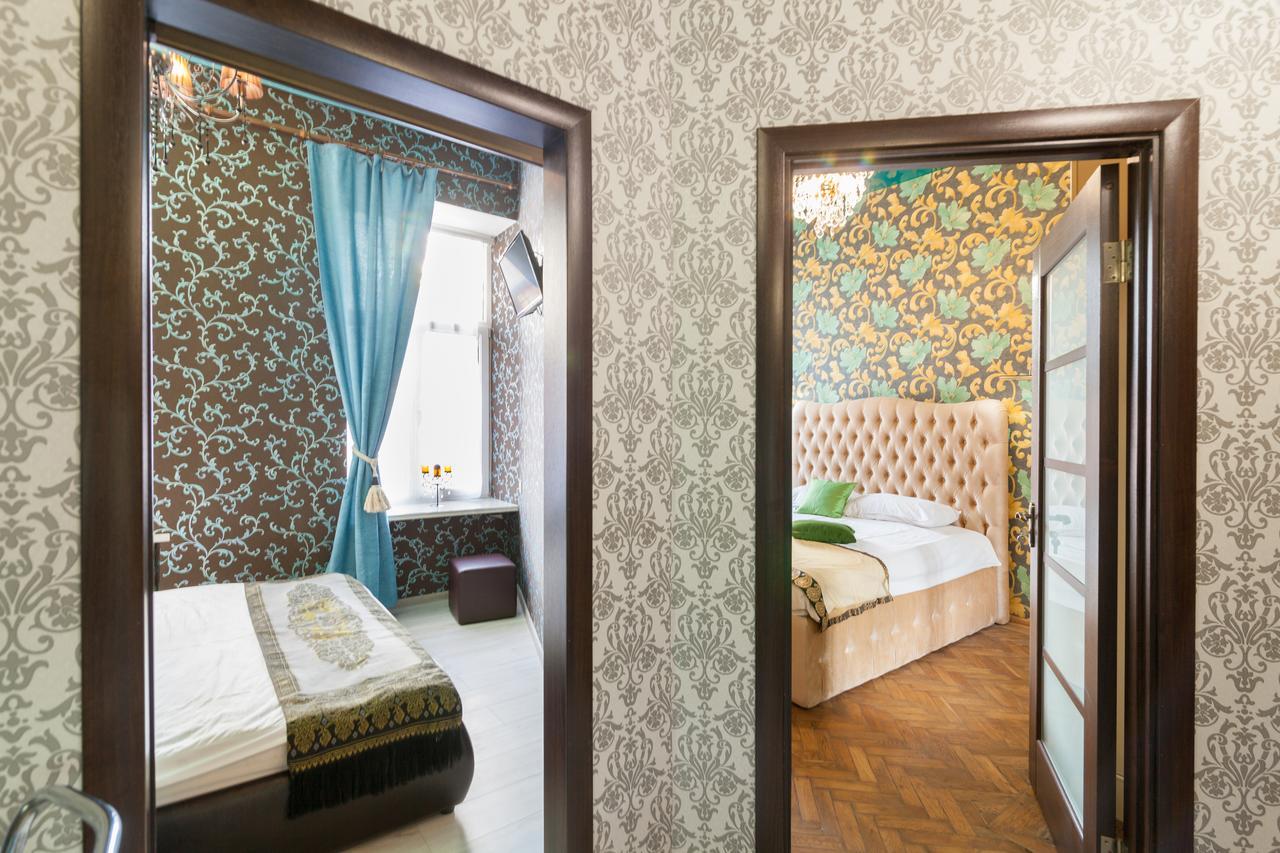 Austrian Apartments Leopolli Near Railway Station Lviv Exterior foto