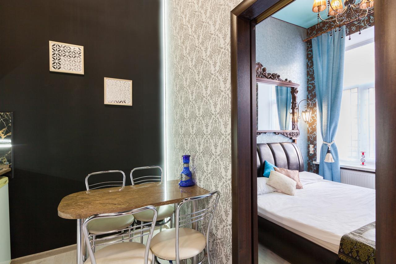 Austrian Apartments Leopolli Near Railway Station Lviv Exterior foto